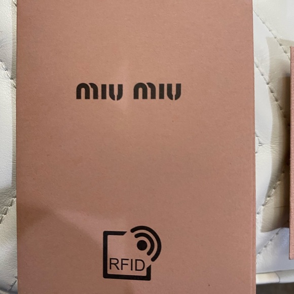 Miu Miu crossbody handbag with dust bag - Picture 8 of 9